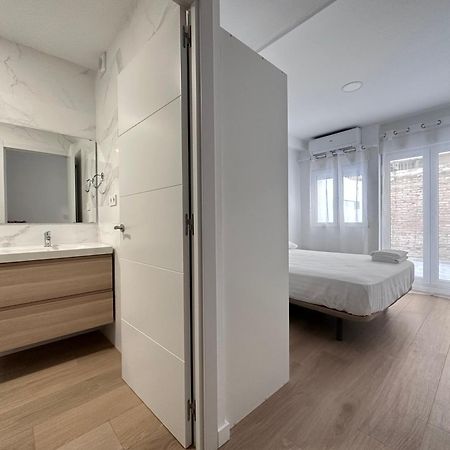 Artes Y Oficios Apartaments Ab Valencia Bagian luar foto
