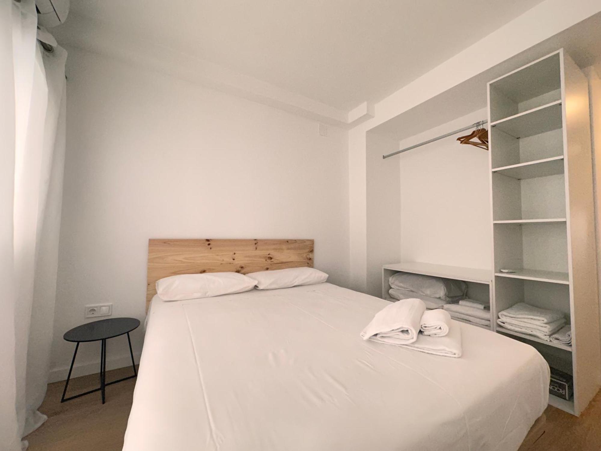 Artes Y Oficios Apartaments Ab Valencia Bagian luar foto